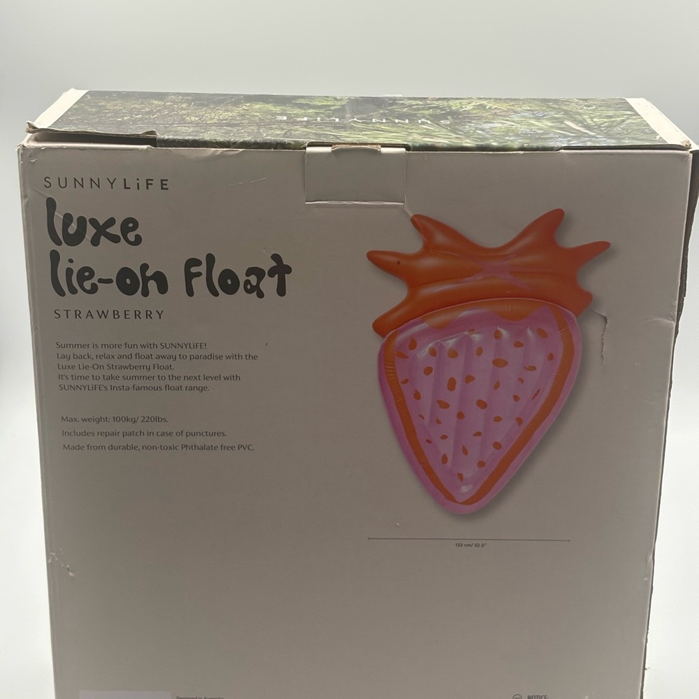 Sunnylife Luxe Lie-On Float Strawberry Inflatable Pool Lake Raft New - Picture 4 of 7